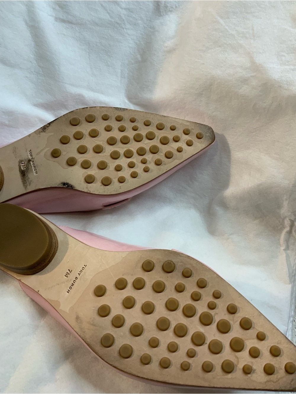 Tory Burch Blush Pink Patent Leather Pointed Slip-On Mules with Gold Emblem - Picture 7 of 8